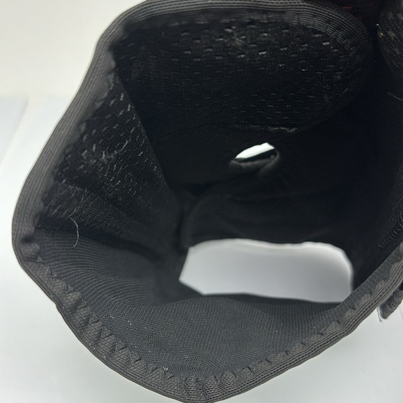 Knee brace for support in injury recovery - Picture 2 of 5